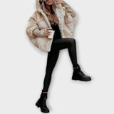 Áva - Elegantní péřová bunda